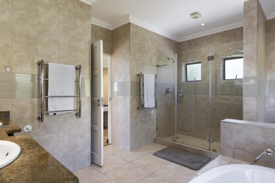 To Let 4 Bedroom Property for Rent in Heldervue Western Cape